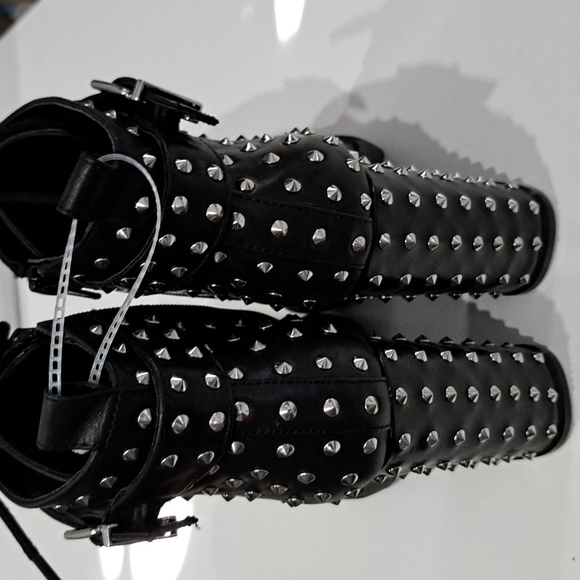 Gianni Bini Rhiannen Studded Chunky Lug Sole BootiesShop All Gianni Bini - Picture 5 of 7